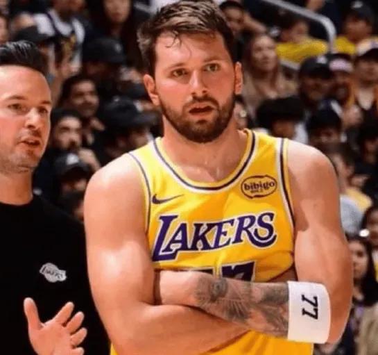 东契奇自吃到第15T后场均38.2分，防守效率105，净效率+17.2
03月1