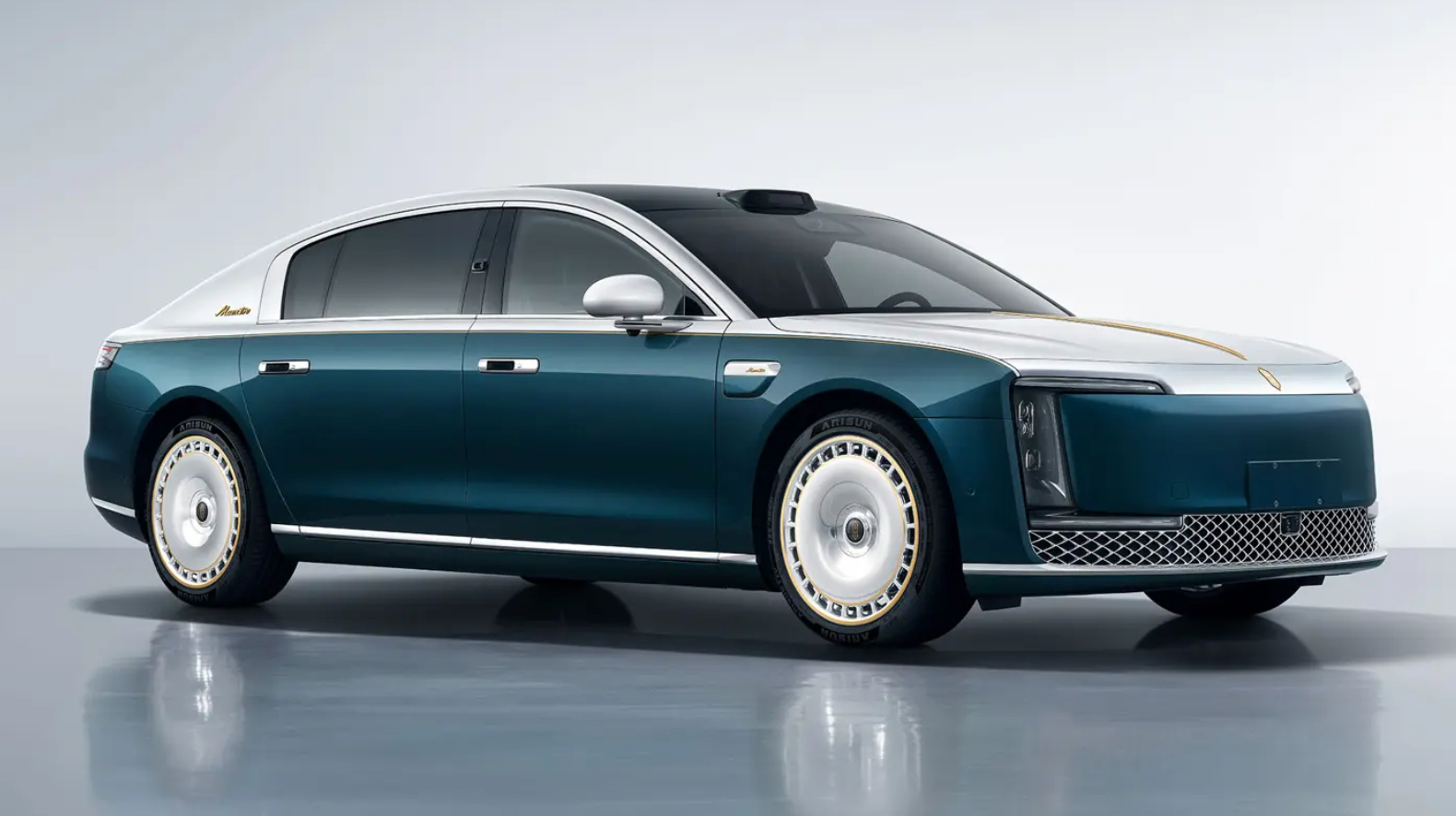 尊界 S800 在 4 月取得上险量超 1100 台，累计交付超 17000 台