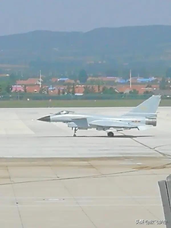 歼 - 10首飞成功28周年意义非凡。28年前歼 - 10首飞，标志着我国航空工