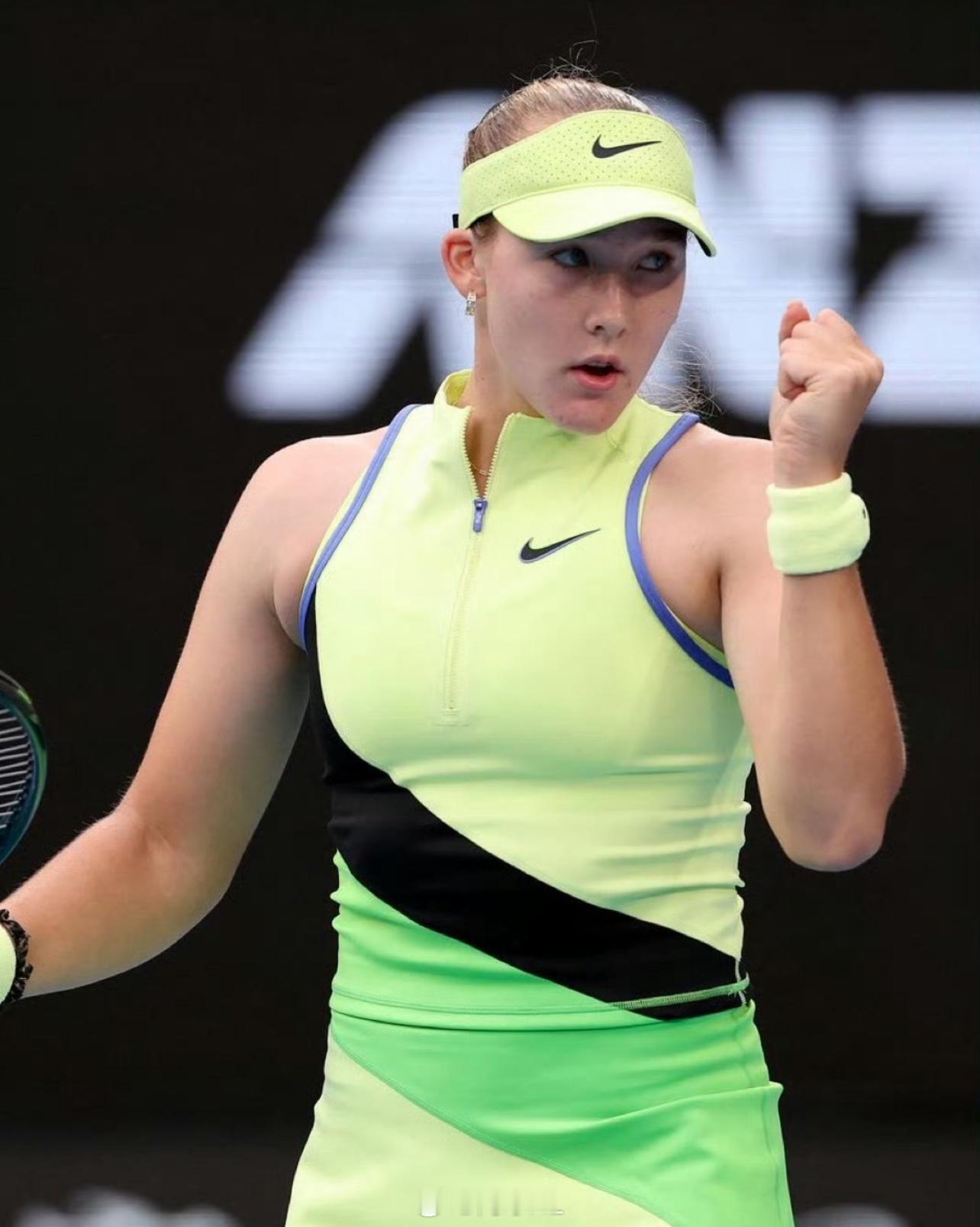 安德列娃谈应对网络暴力和恶意留言“刚打巡回赛的时候确实很难，因为一切都很陌生。所