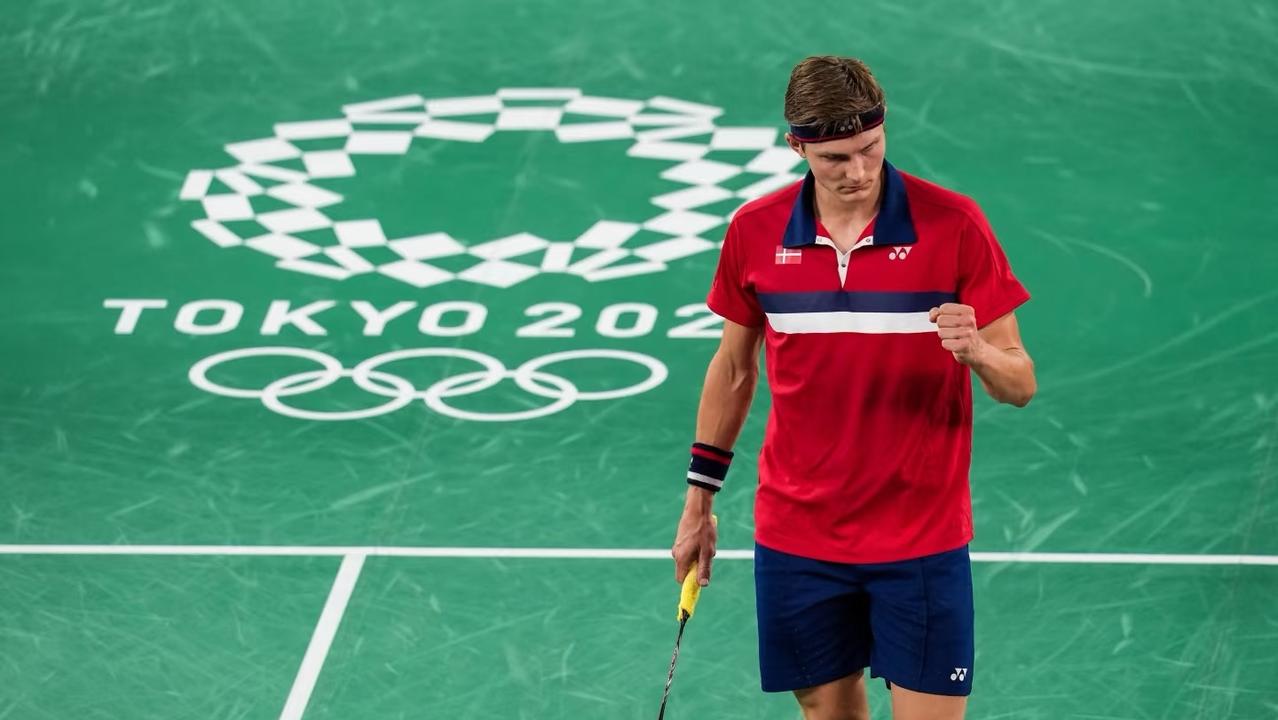 安赛龙宣布退役

安赛龙的背伤太严重了哦，之前看到他的帖子还在说他就是突然背伤发