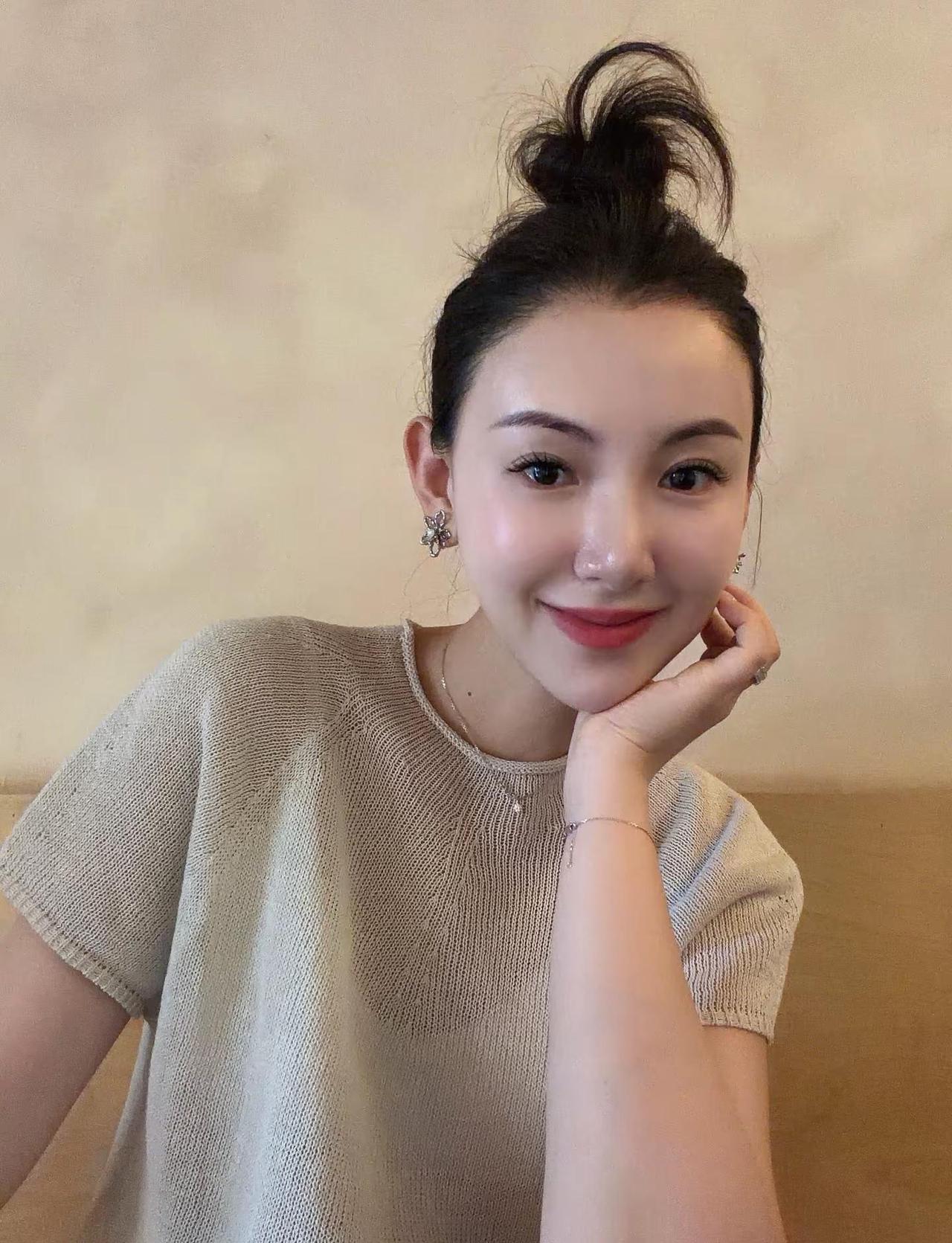与万事言和。与独处相安。 今日穿搭look 松弛感生活 简约风穿搭 做松弛感美人