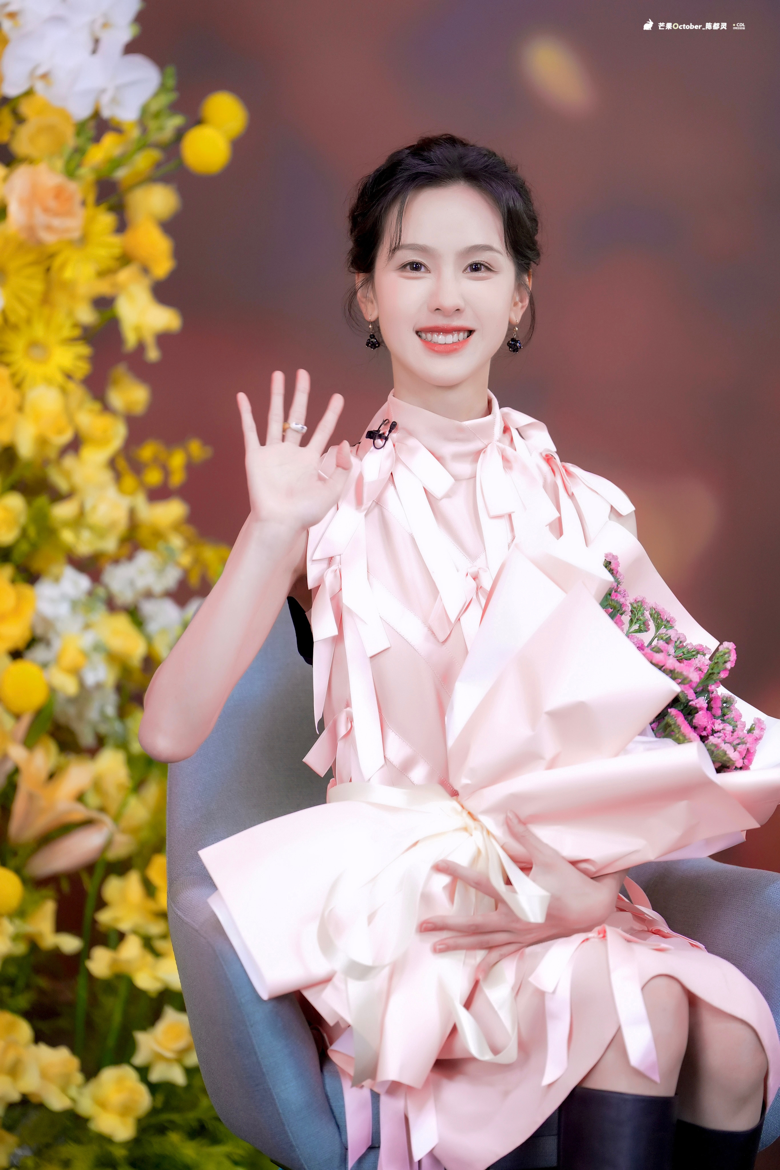 陈都灵 陈都灵三部一番破万剧 陈都灵白幼薇 人们从诗人的字句里，选取自己心爱的意