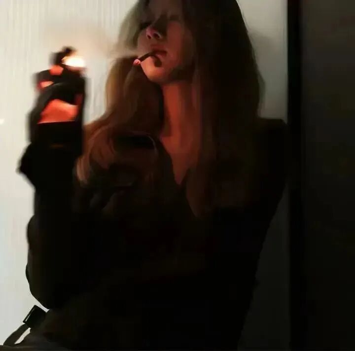 头像丨𝙒𝙚𝘾𝙝𝙖𝙩女头高级感（可直存） 