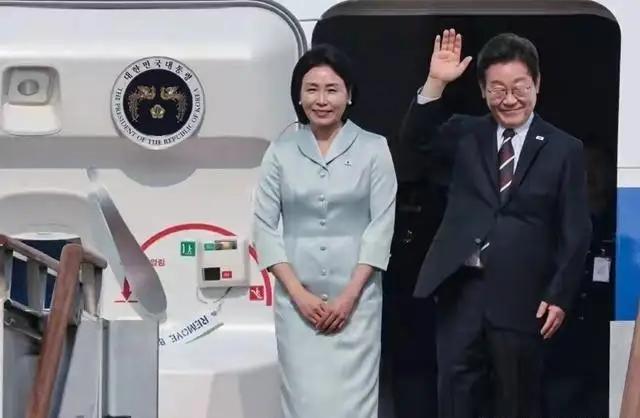 韩国总统李在明来了，带着一大团人来了，已经抵达北京
韩国李在明正在开启就任后首次