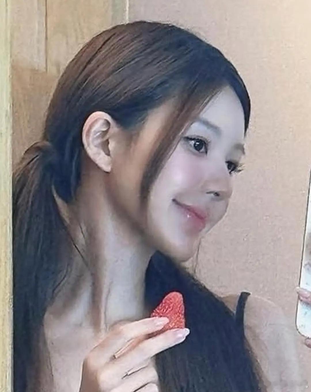 🥩的脸又进化了。。。 