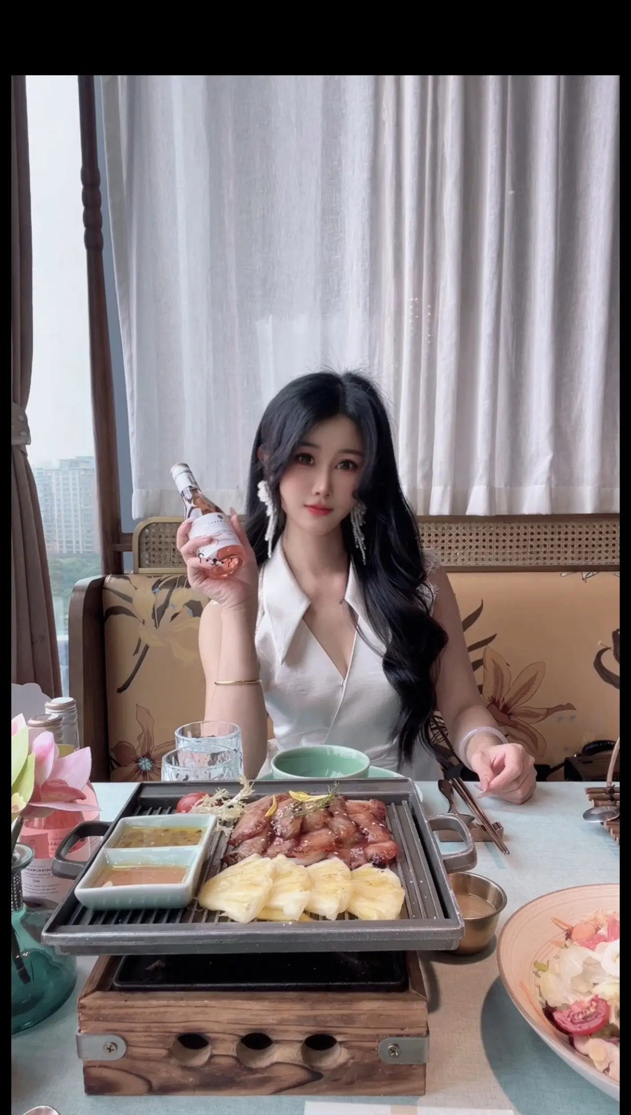 你问我乖不乖 现在是一般乖 喝醉了就是醉乖