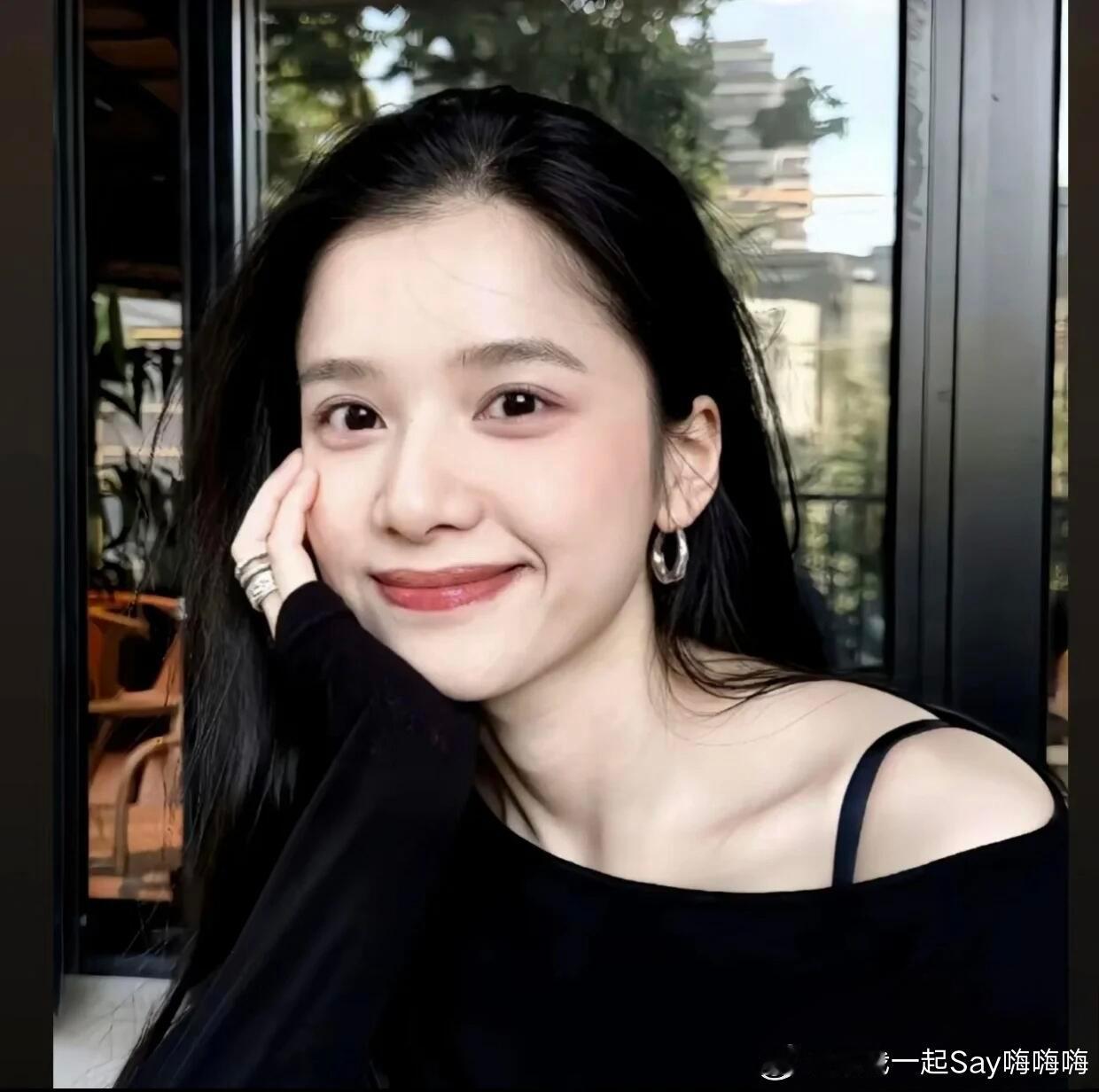 如果要把一件事情和一个人物想明白，我是需要停下来静静思考、消化沉淀的。这不是个一