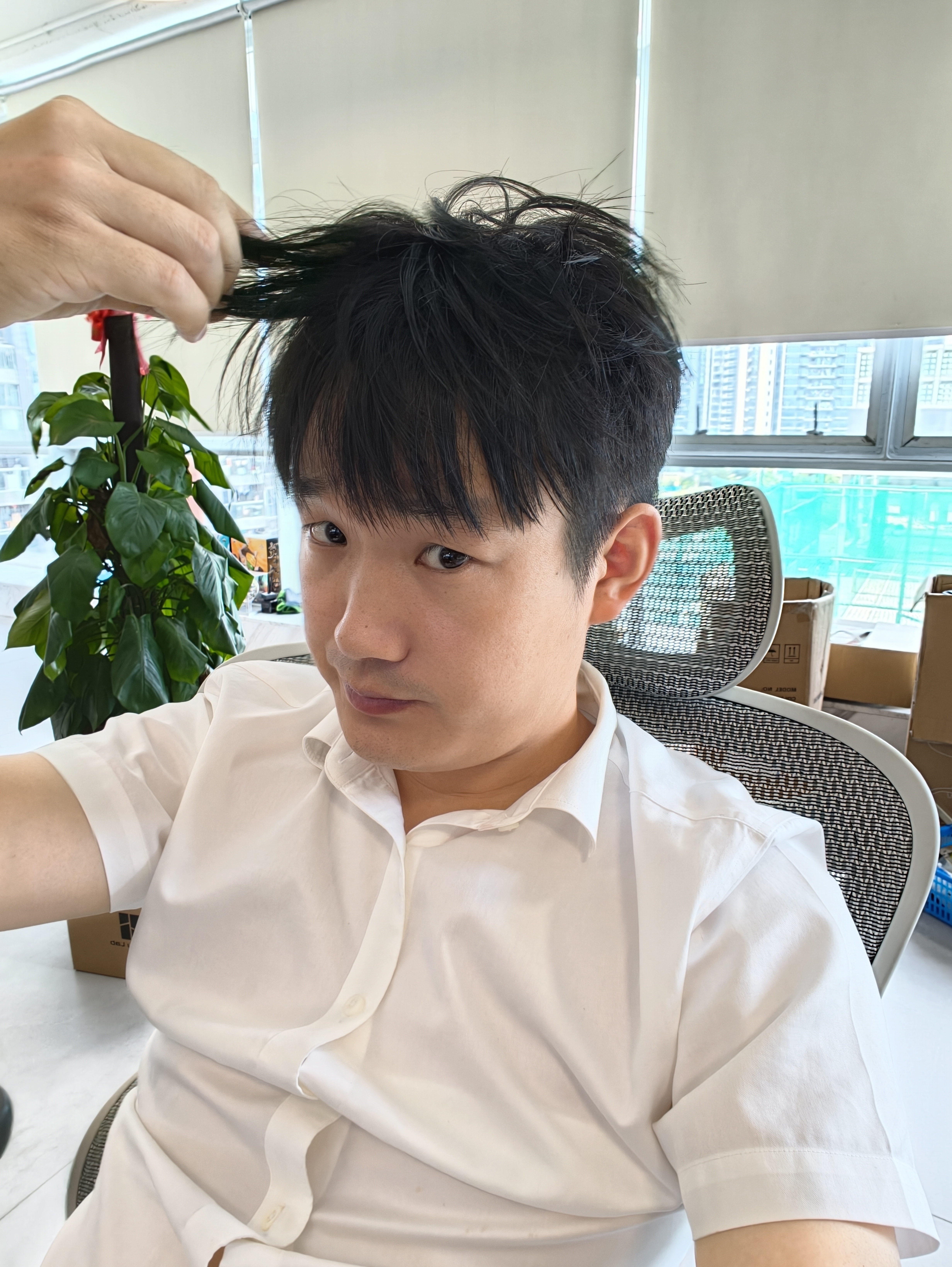 困扰多年问题，换过很多品牌的发胶，头发每次喷完发胶，头皮很不适应，会出现头晕头沉