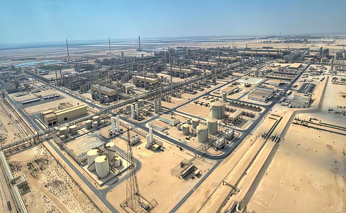 中方拒绝派军舰护航后，美疑似借卡塔尔之手敲打东大，宣布对华天然气断供。 