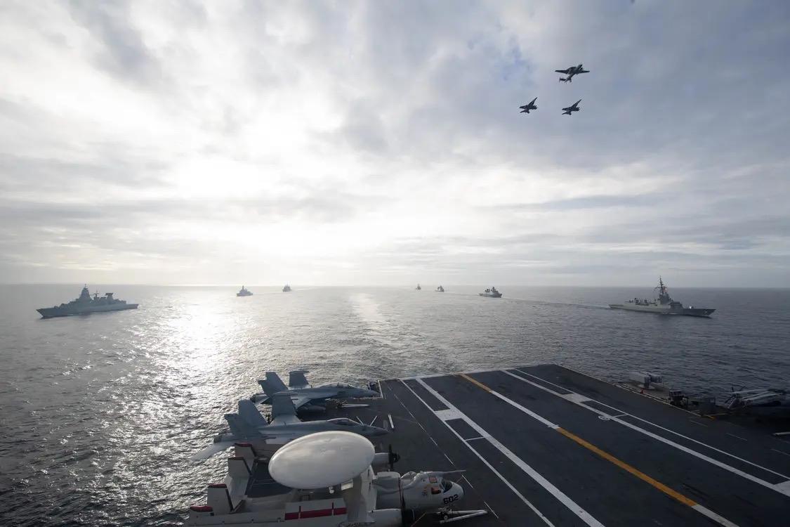 2月21日消息，2月20日，美国最大航母“杰拉尔德·R·福特”号偕同一艘护航驱逐