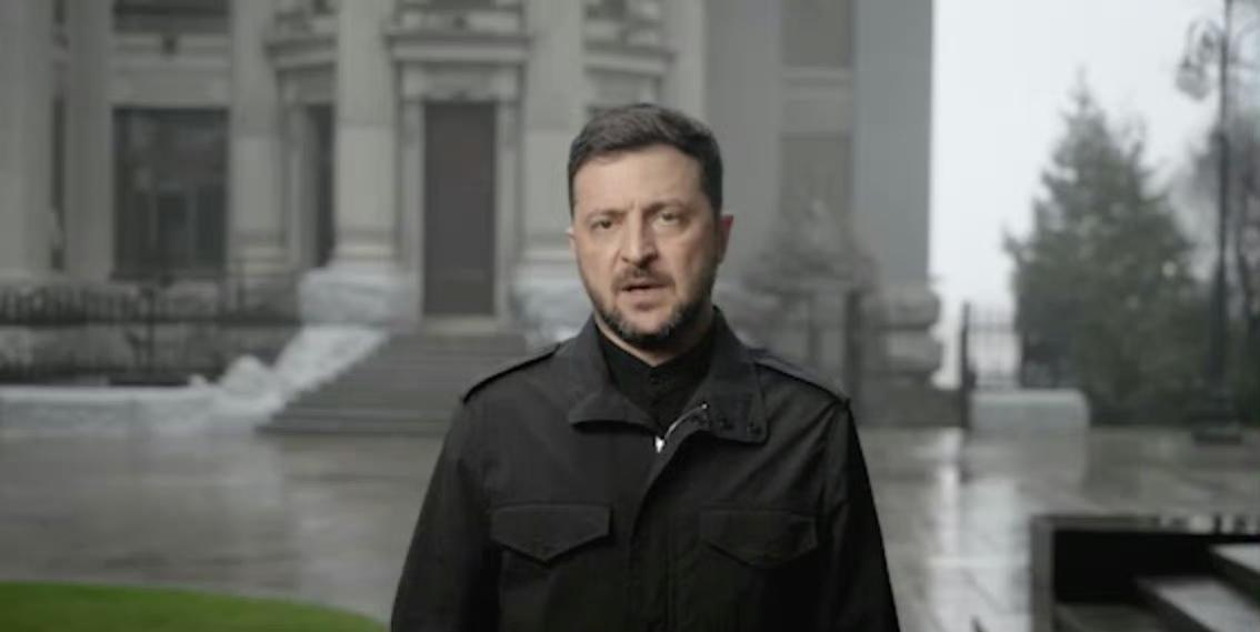 泽连斯基发表全国讲话，认为由于他的无能，导致乌克兰人面临“从两个不好的选择中不得