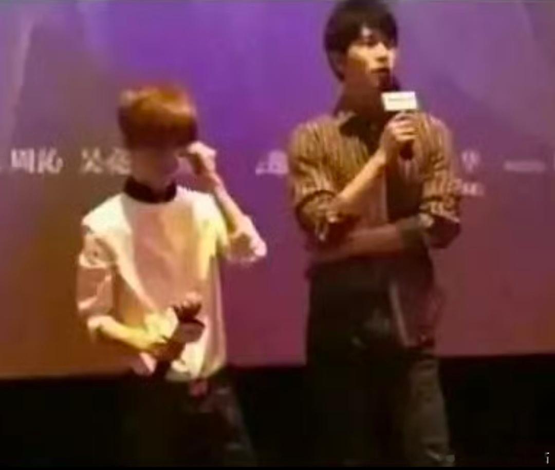 这是郭敬明一惯的炒作套路了，以前他不是还哭唧唧的说：“是不是因为我叫郭敬明，所以