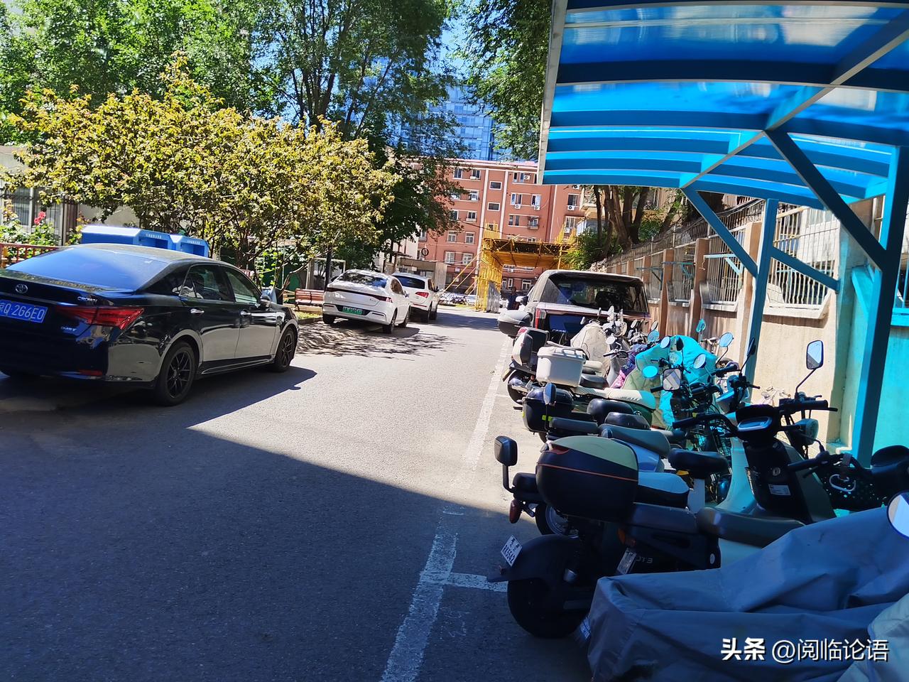 有些城市为改善民生，提升市民居住舒适度，政府出资主动作为，免费为老旧楼房加装保温