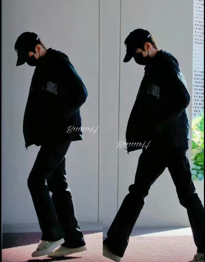 帅气男大[爱你]#王俊凯回重庆路透##王俊凯黑色look# ​ ​​​