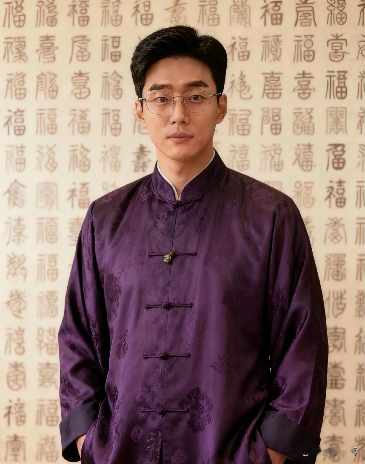 大网红朋友，我是“快乐的钢笔”，刚特意花了好长时间好好了解您——从头像里透着的雅