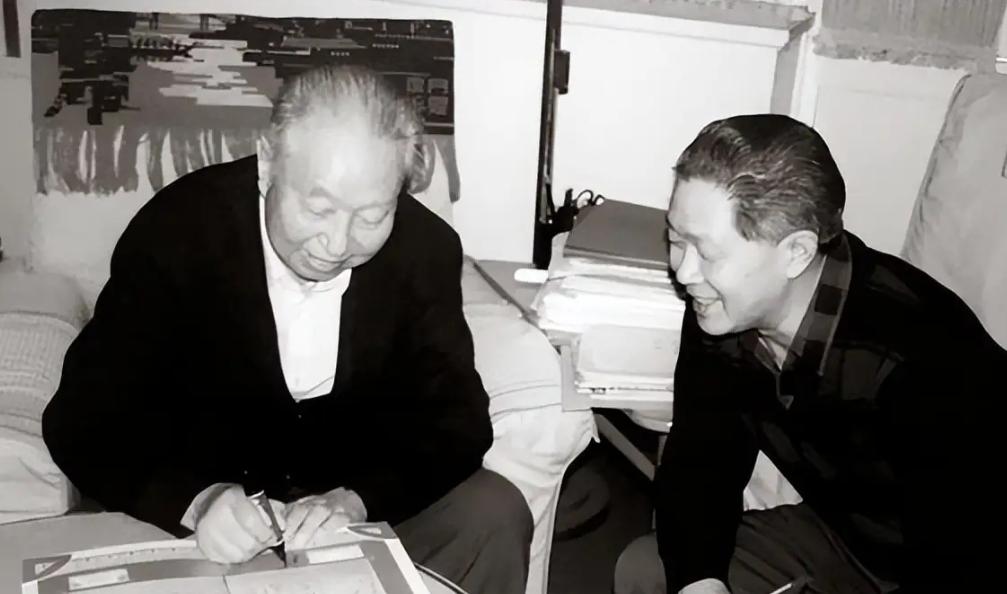 "华老去哪我去哪"！1981年华国锋退居二线，组织给秘书曹万贵摆了三份调令任选，