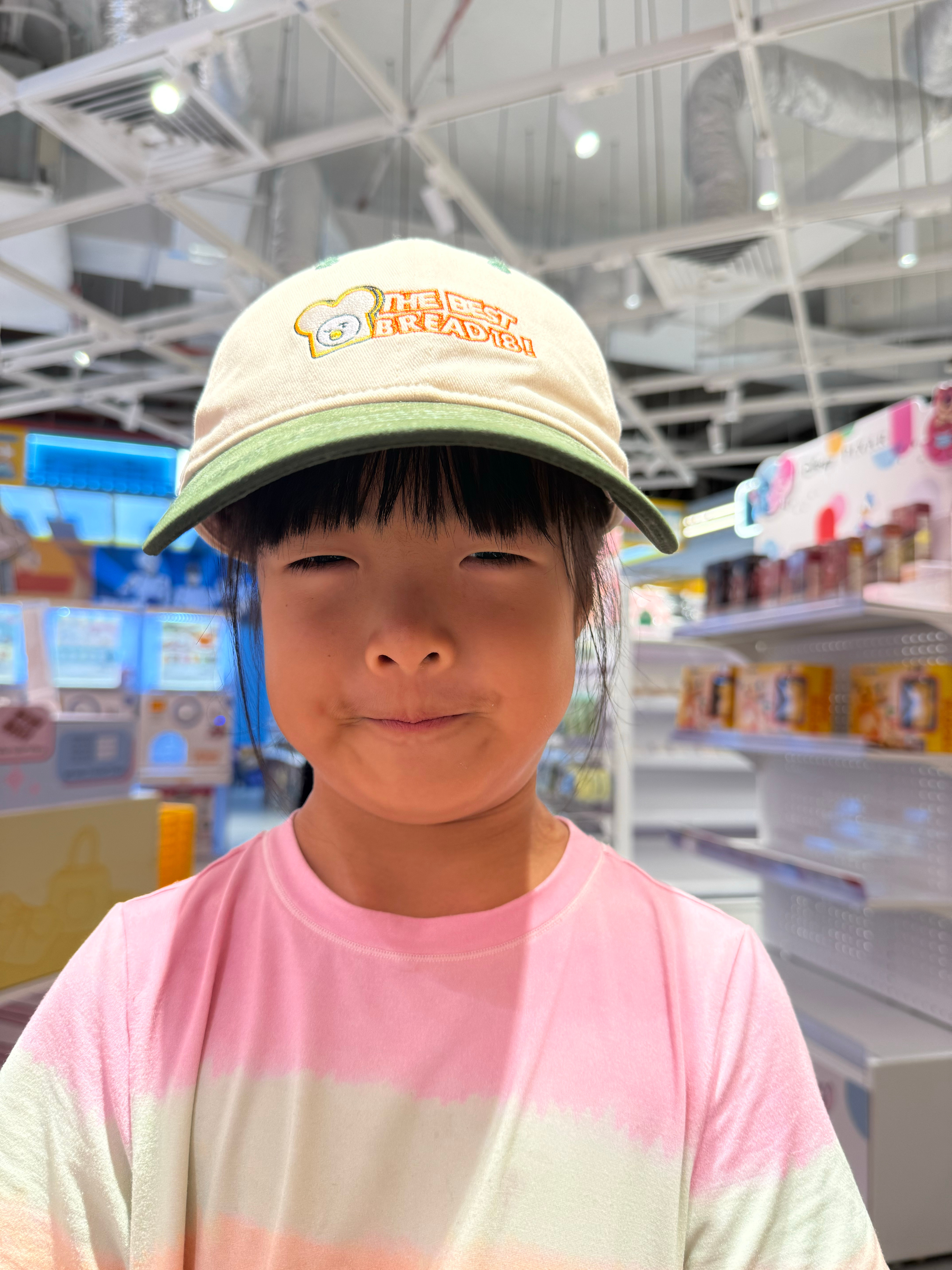 妹说想吃嘟嘟糕带她出来买碰到一家店闭店打折我：妹，都买了吧妹：可是只能选一个！我