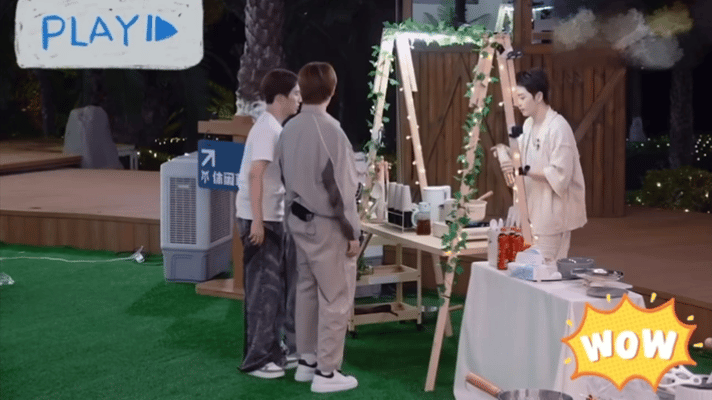 伯远在披哥左右为男 在披荆斩棘 被夸做饭的样子已经就是“老公”，也是立马接到梗，