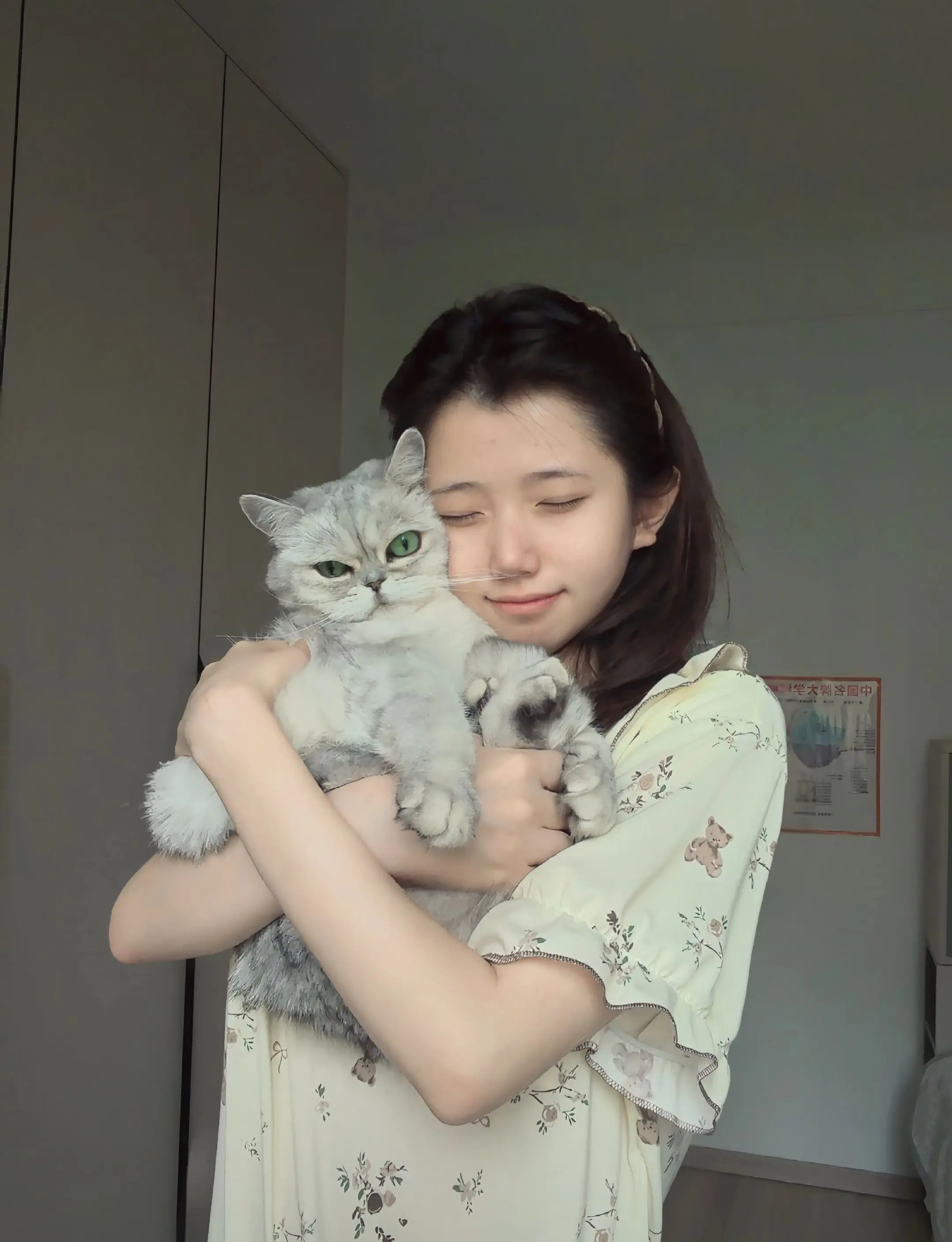 你总痛恨自己不够坚韧 却忘了自己也才刚刚长大