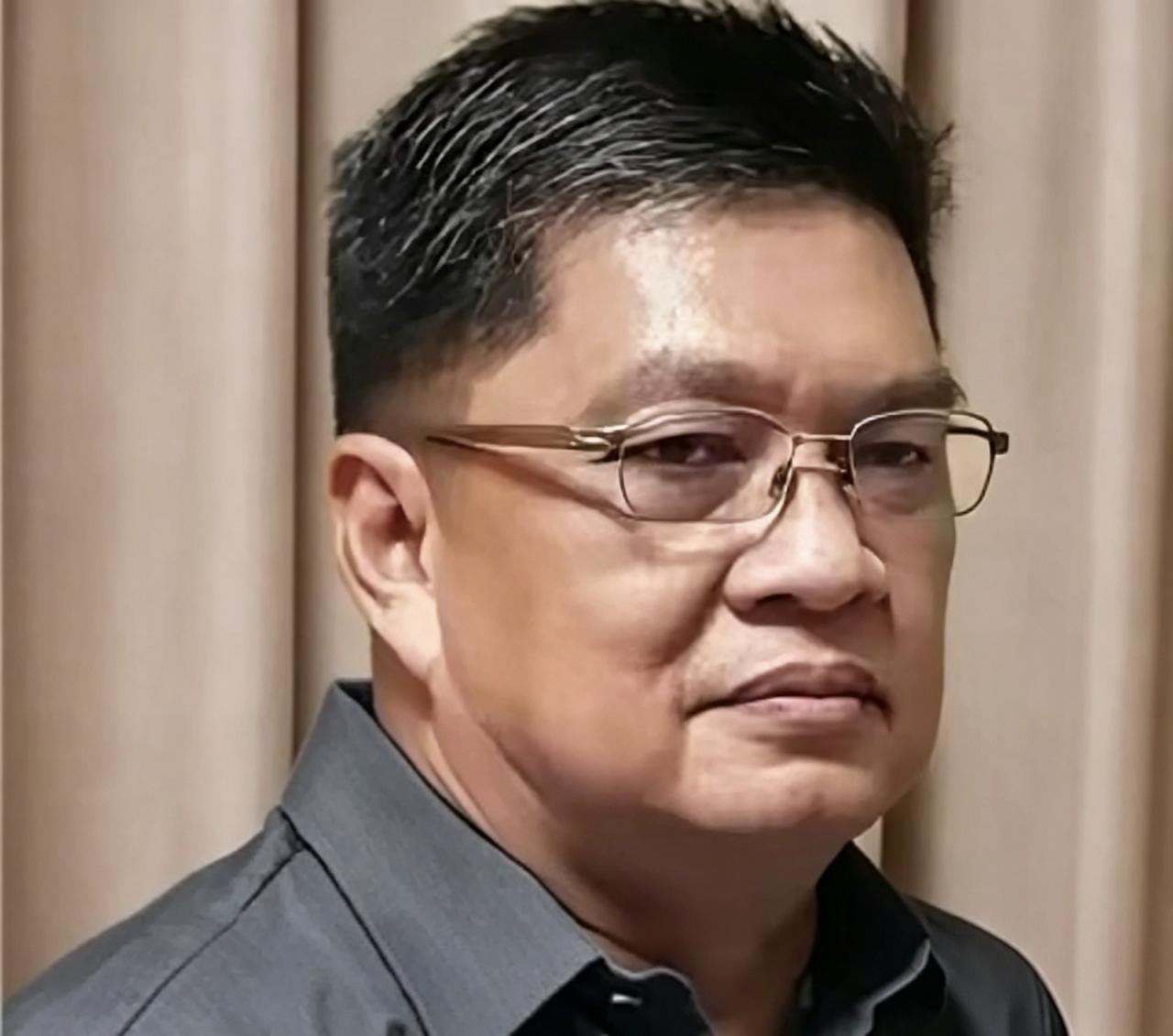 马尼拉前高官算是把底牌掀了。

人家早看透了，真要控制巴士海峡，巴丹群岛就是绕不