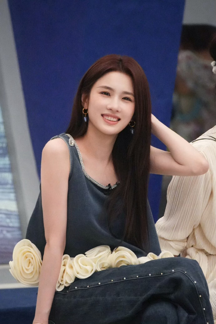 网传张慧雯面试花少如果是真的，这乖巧又有点小迷糊的性格，在旅行综艺里肯定很圈粉，