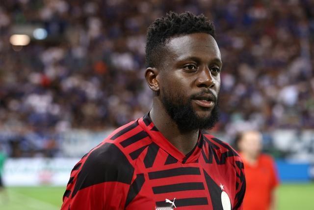 官方消息，米兰前锋奥里吉已经正式和俱乐部完成解约。终于摆脱这个神人了，2022年