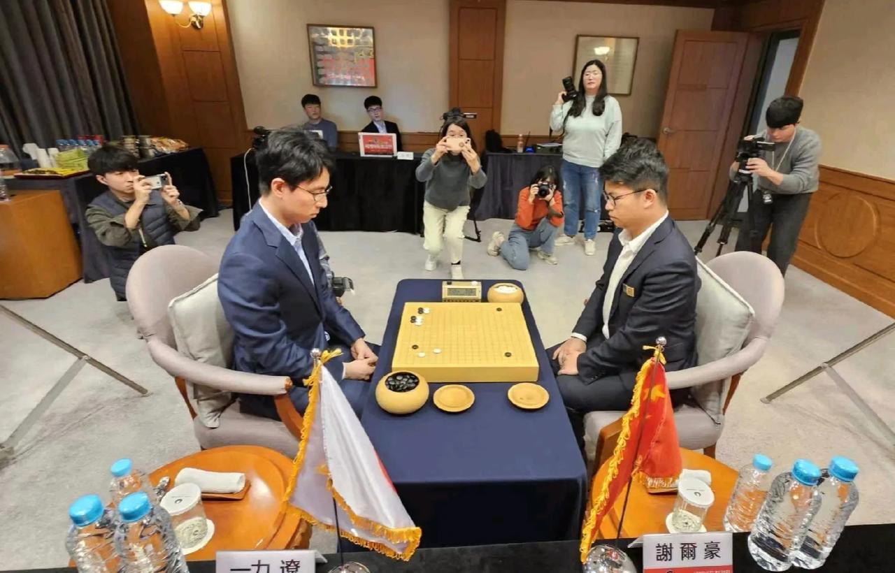 五连胜~平头哥豪气冲天



第25届农心杯世界围棋团体争霸赛（三国擂台赛）于1