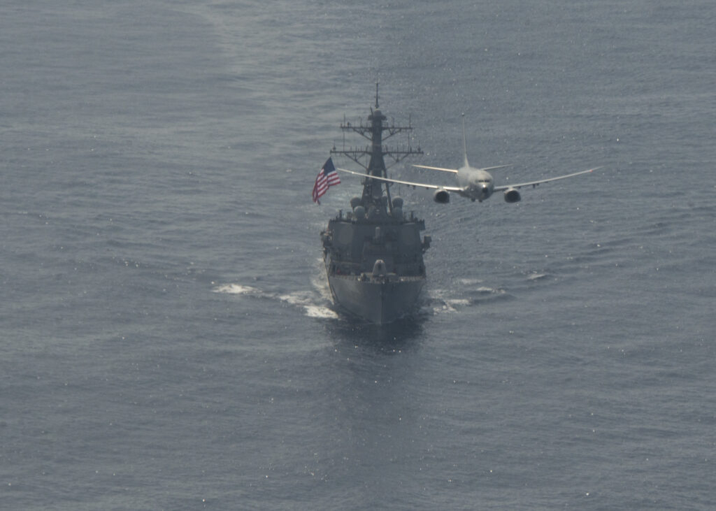 啊，是渔船 航模飞机和航模驱逐舰.jpg 