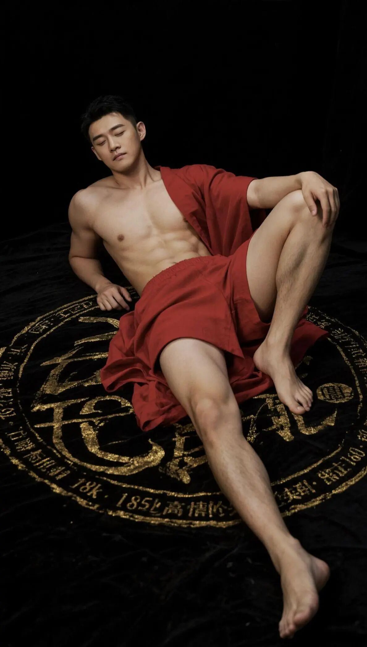 努力的人，终会迎来属于自己的高光时刻；坚持的人，终会实现心中的梦想。 