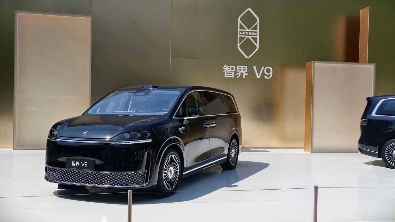 鸿蒙智行首款 MPV 智界 V9 售价 38.98-51.98 万元，6 月初开