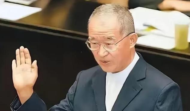 新党创始人王建煊毫不避讳，直白点出摆在台湾面前两条路，最终的结果差距巨大，根本不