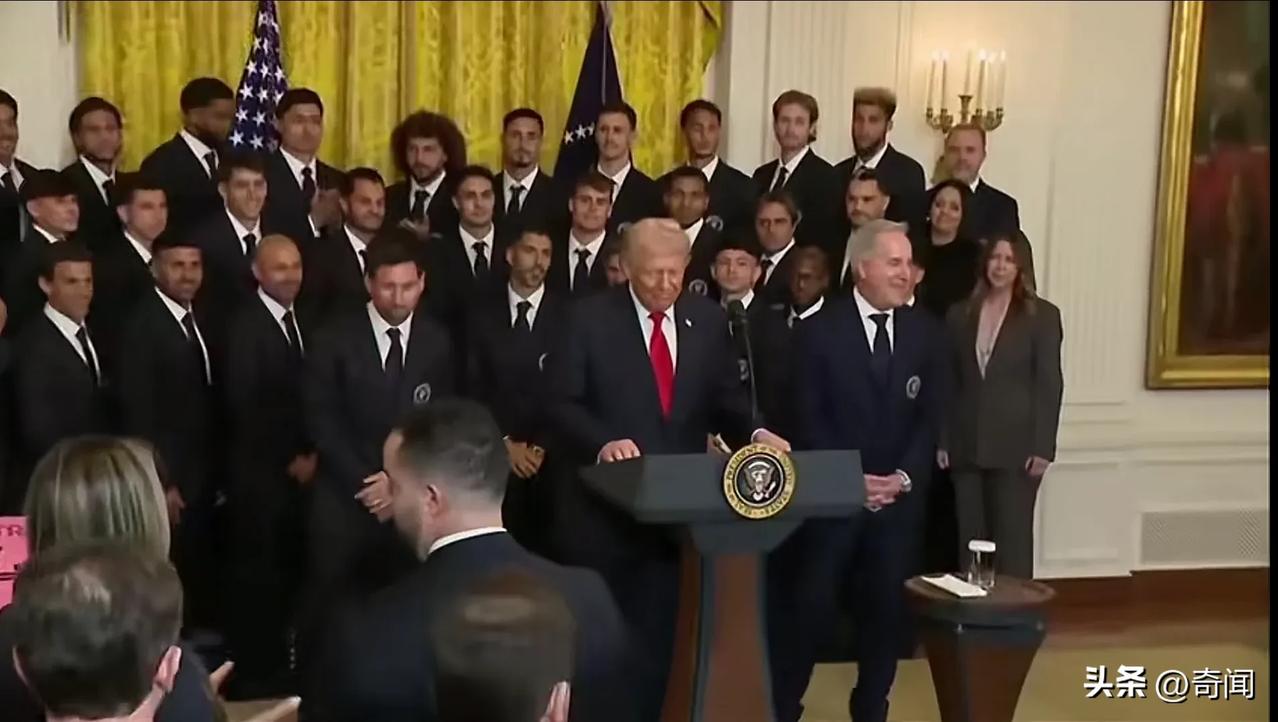 突发，特朗普在白宫接见梅西，向其介绍美以联军打击伊朗的情况。3月6日，美国总统在