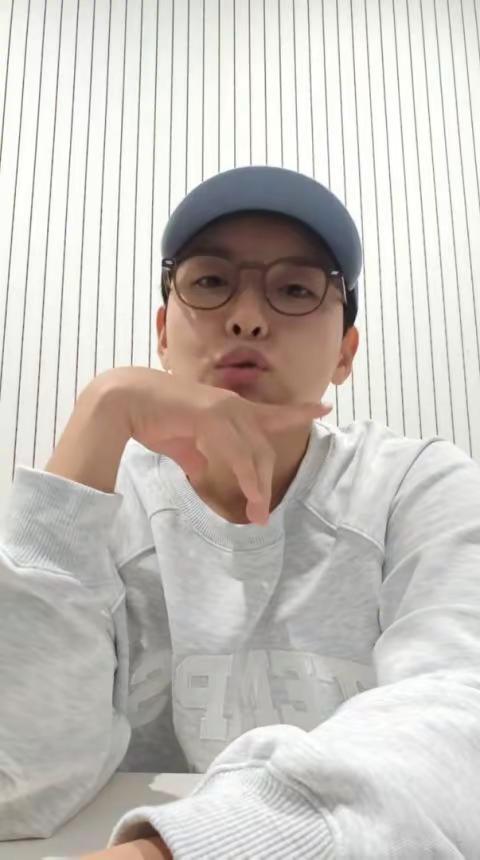 Super Junior团魂&宠粉再一桩。分三公司活动会协调不撞期，厉旭：「这是