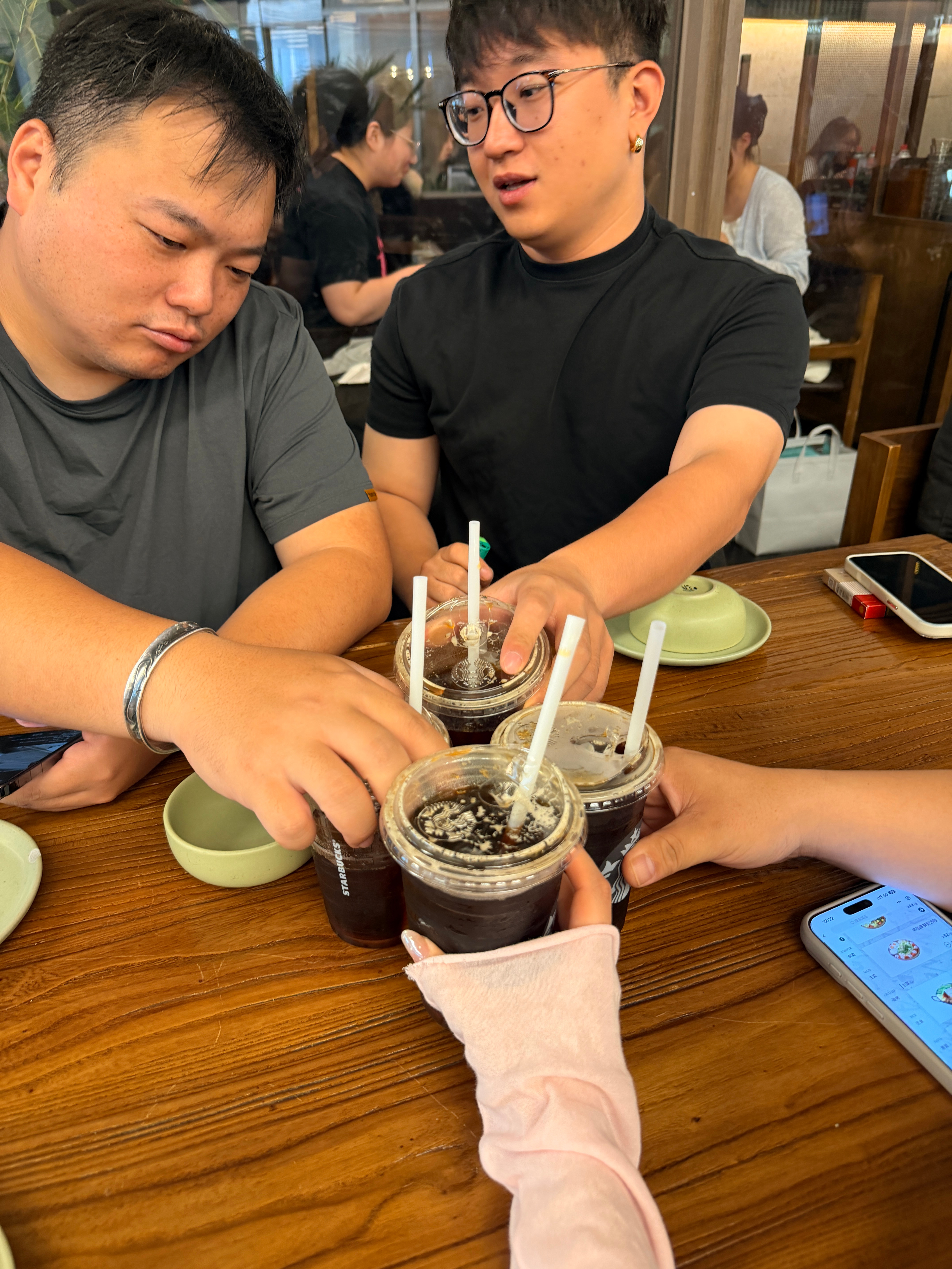 我们四小只吃个火锅🍲又听到大晨子两件伤心事：1：弟弟打了他的替尔泊肽，瘦了8斤