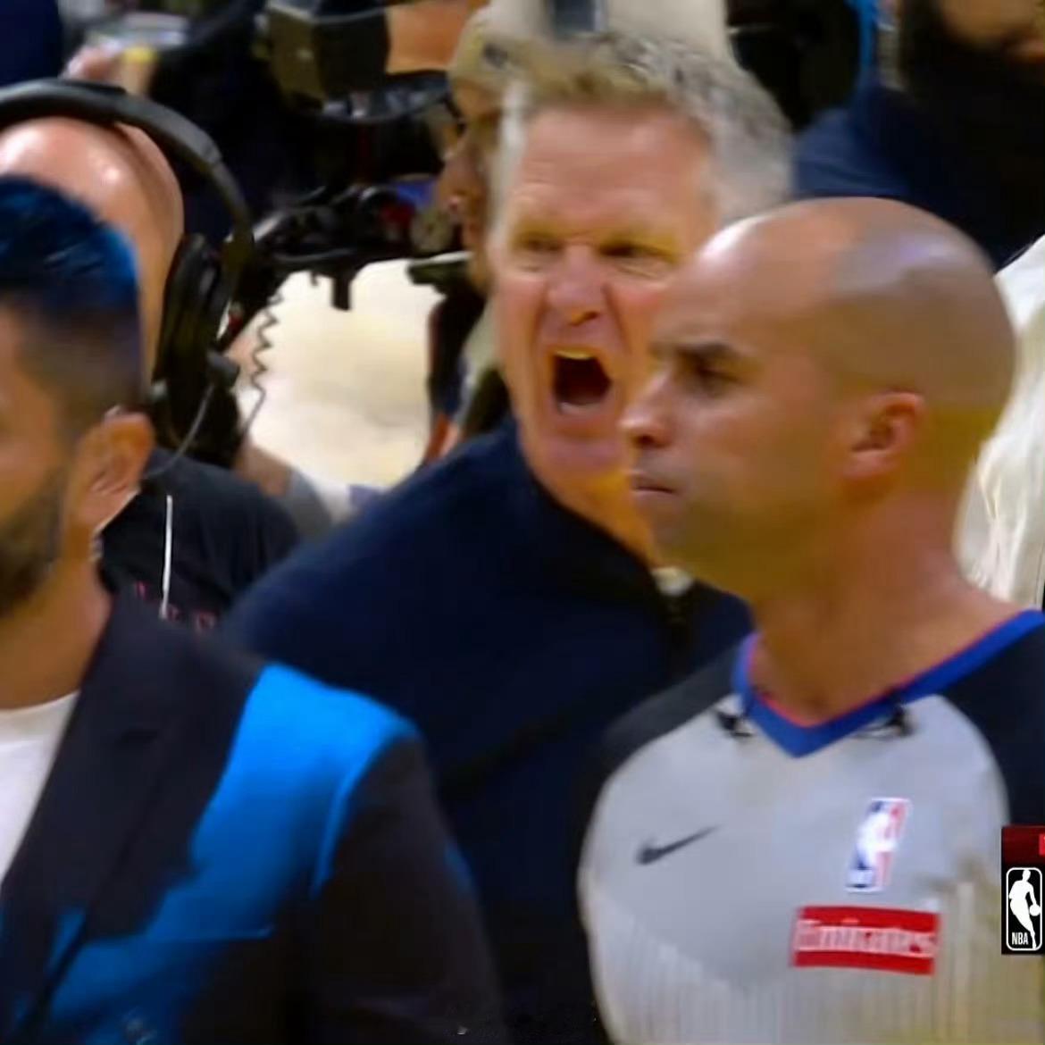 勇士首节仅拿到10分，创科尔时代勇士单节最低分…现在半场落后22分…咱这边能给我