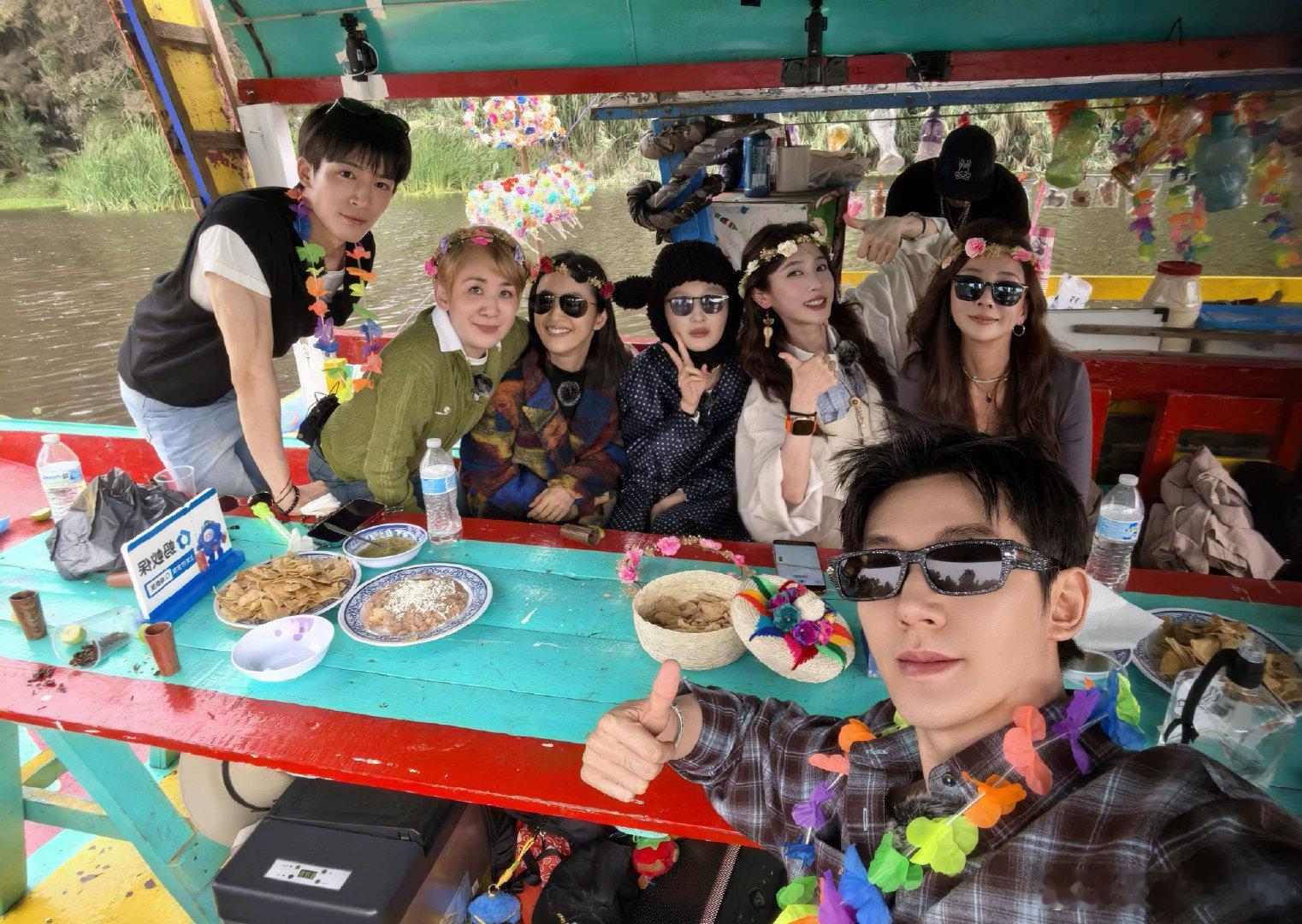 邓为王星越演我和闺蜜出门逛街 礼物珍贵的从来不是价格，而是挑选时的心意。两人反复