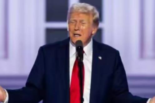 特朗普曾经在采访时表示：如果中方武统台湾，那么美国将会毫不犹豫的对北京进行轰炸，