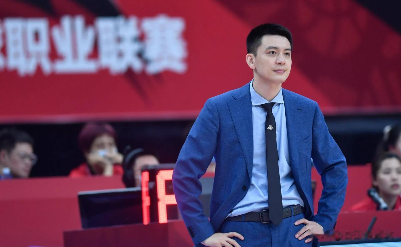今晚CBA新年大战的焦点战中，北京男篮主场105-90力克辽宁男篮，完成对对手的