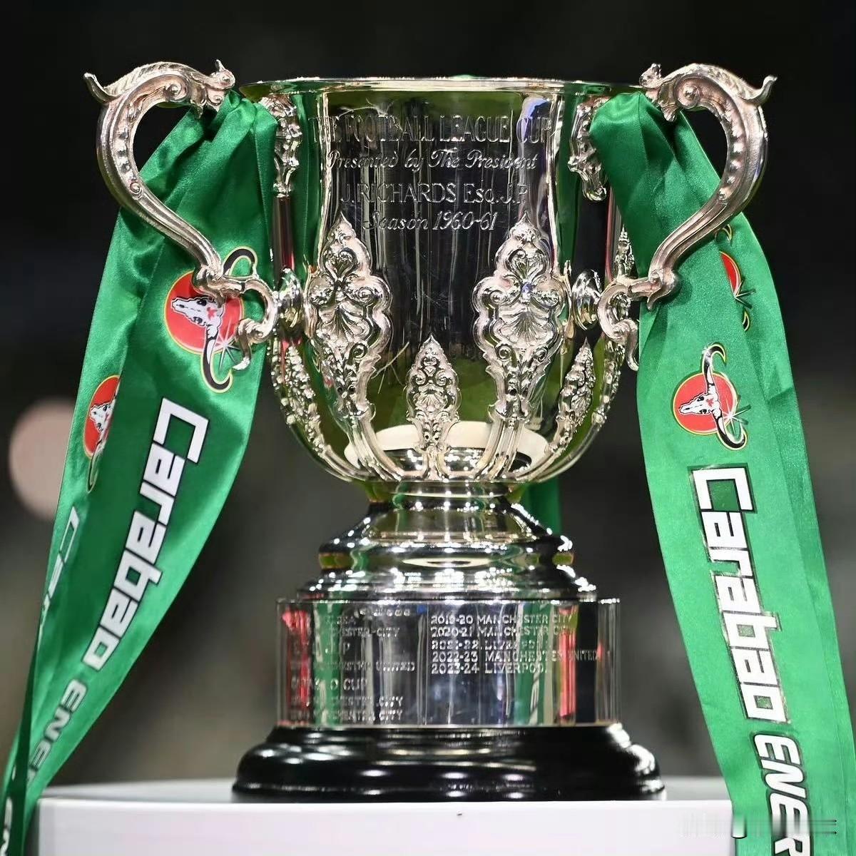 一个值得纪念的时刻！恭喜曼城小将查理·格雷完成一线队首秀！
面对布伦特福德，曼城