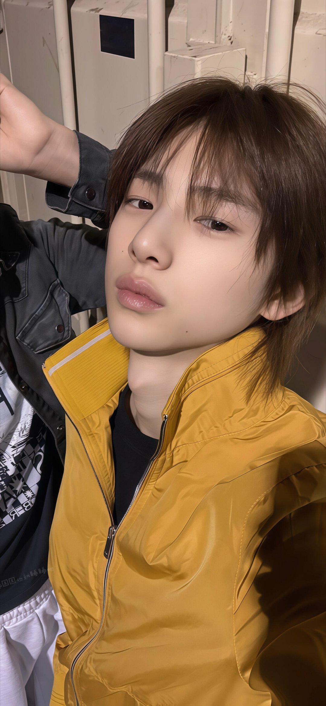 金主训/壁纸分享我们不快乐的原因之一，是不知道如何安静地待在房间里，心平气和地与