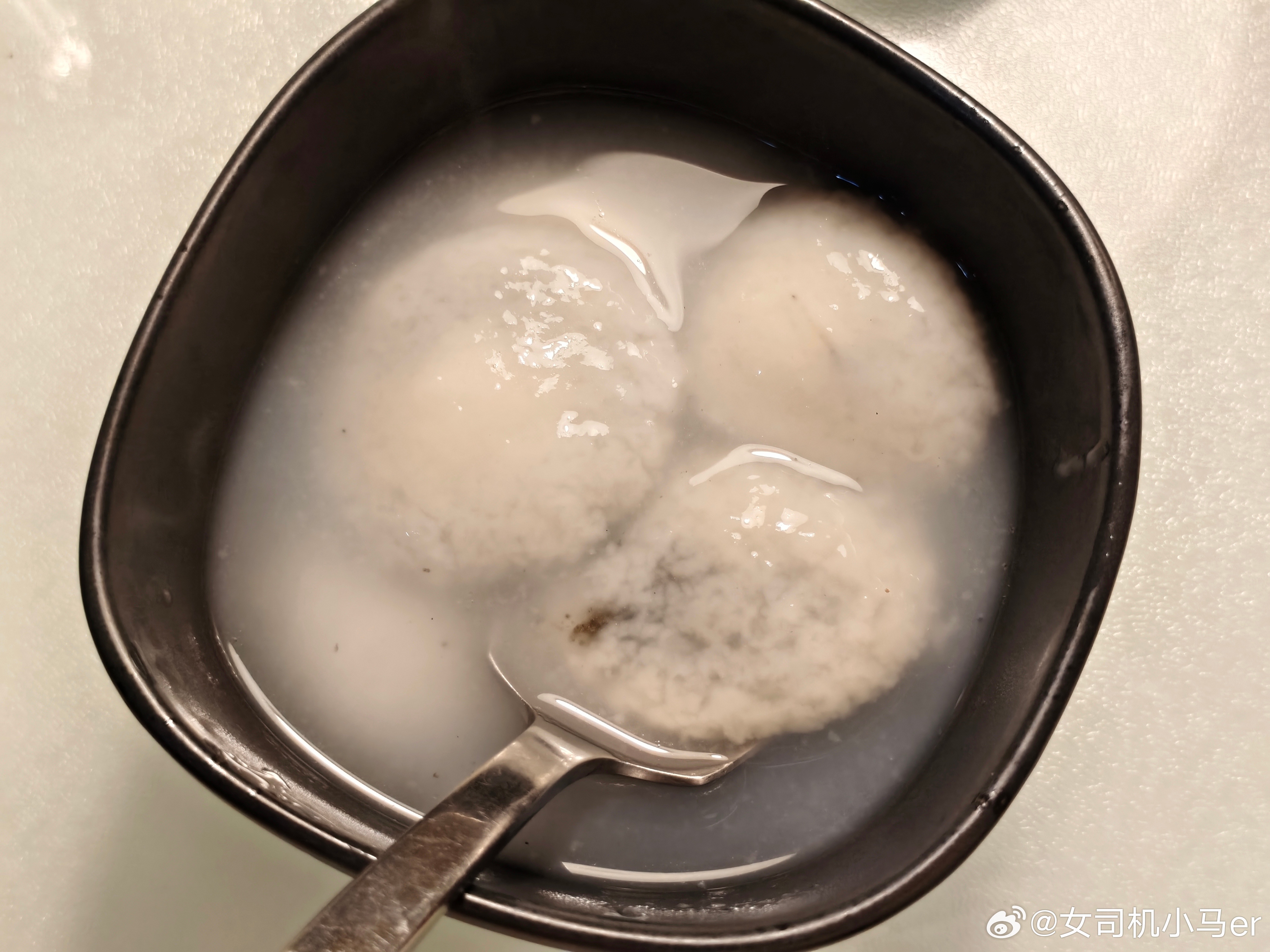 这是我新研发的海绵汤圆高低也是吃上了 祝大家节日快乐