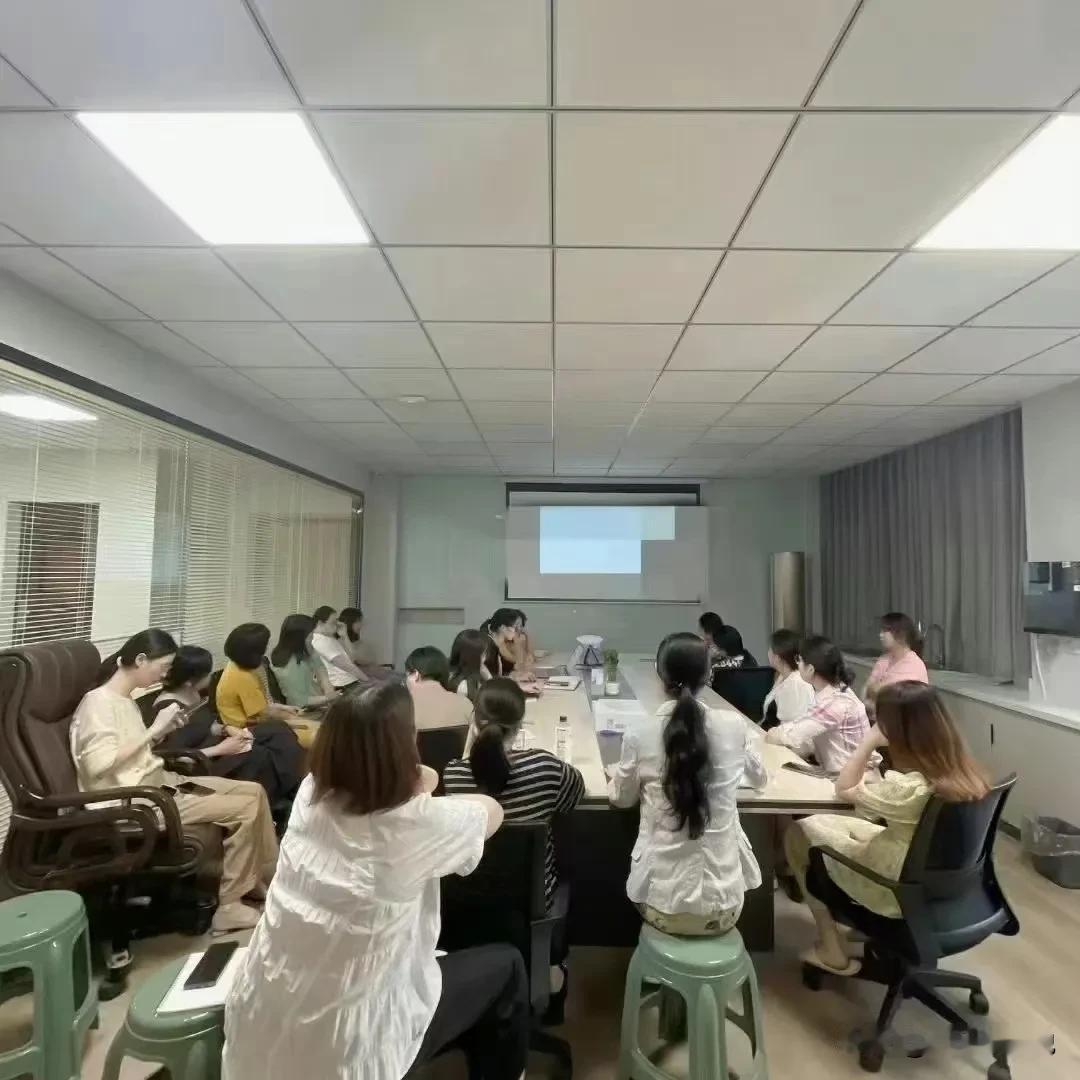 入职不足一周的研发00后小伙在公司“总经理信箱”投信写到：公司加班费按基本工资计