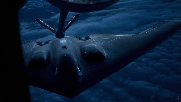 西方肉喇叭宣布，美国本土怀特曼空军基地起飞了三架B-2A，长途跋涉进入伊朗领空，