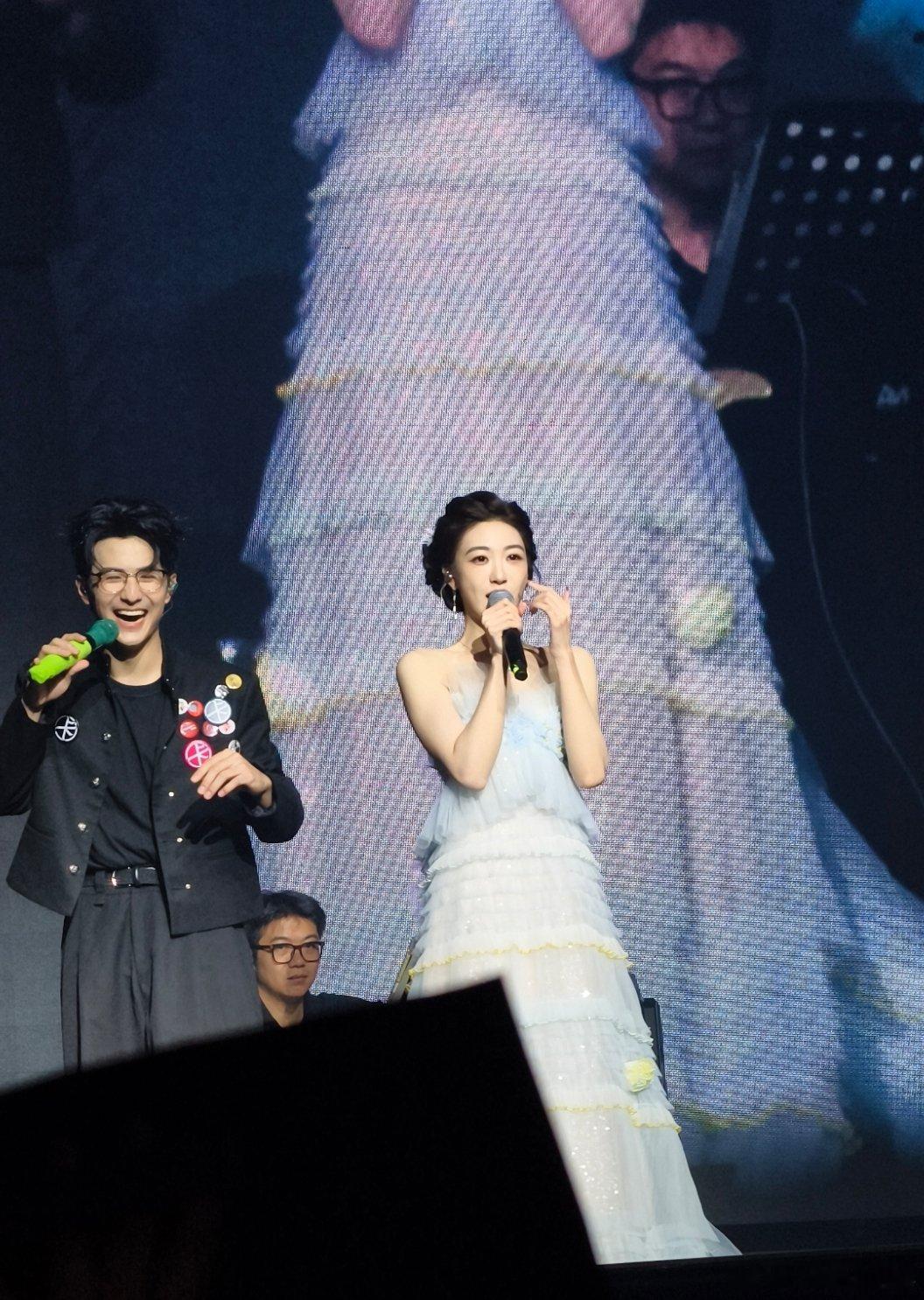 毓言cp好可爱的毓言深圳演唱会很成功期待下一个巡演