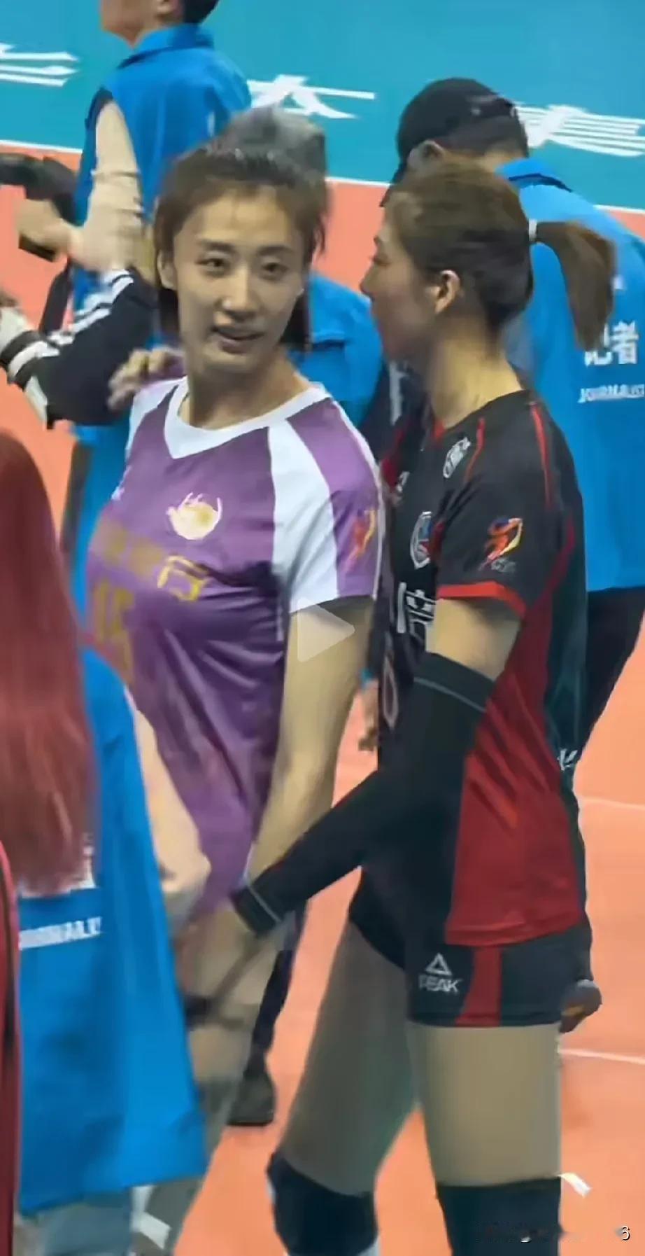 同样是输球江苏女排和上海女排差距太大
       2023-2024赛季排超决
