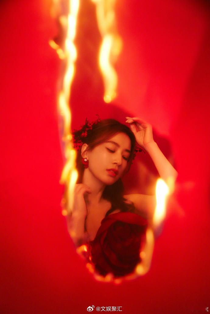 黄圣依湘辣版弗拉明戈  黄圣依祝大家小年快乐  黄圣依湘辣版弗拉明戈，在小年为大