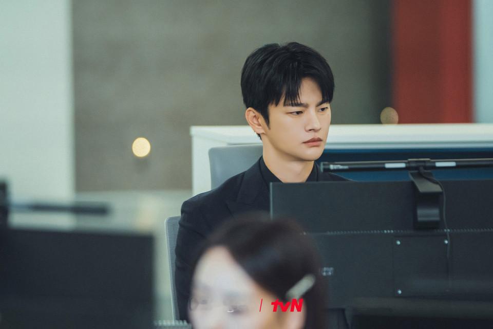 徐仁国  【260624 徐仁国 News】明天也要上班 第二集剧照👀 Par