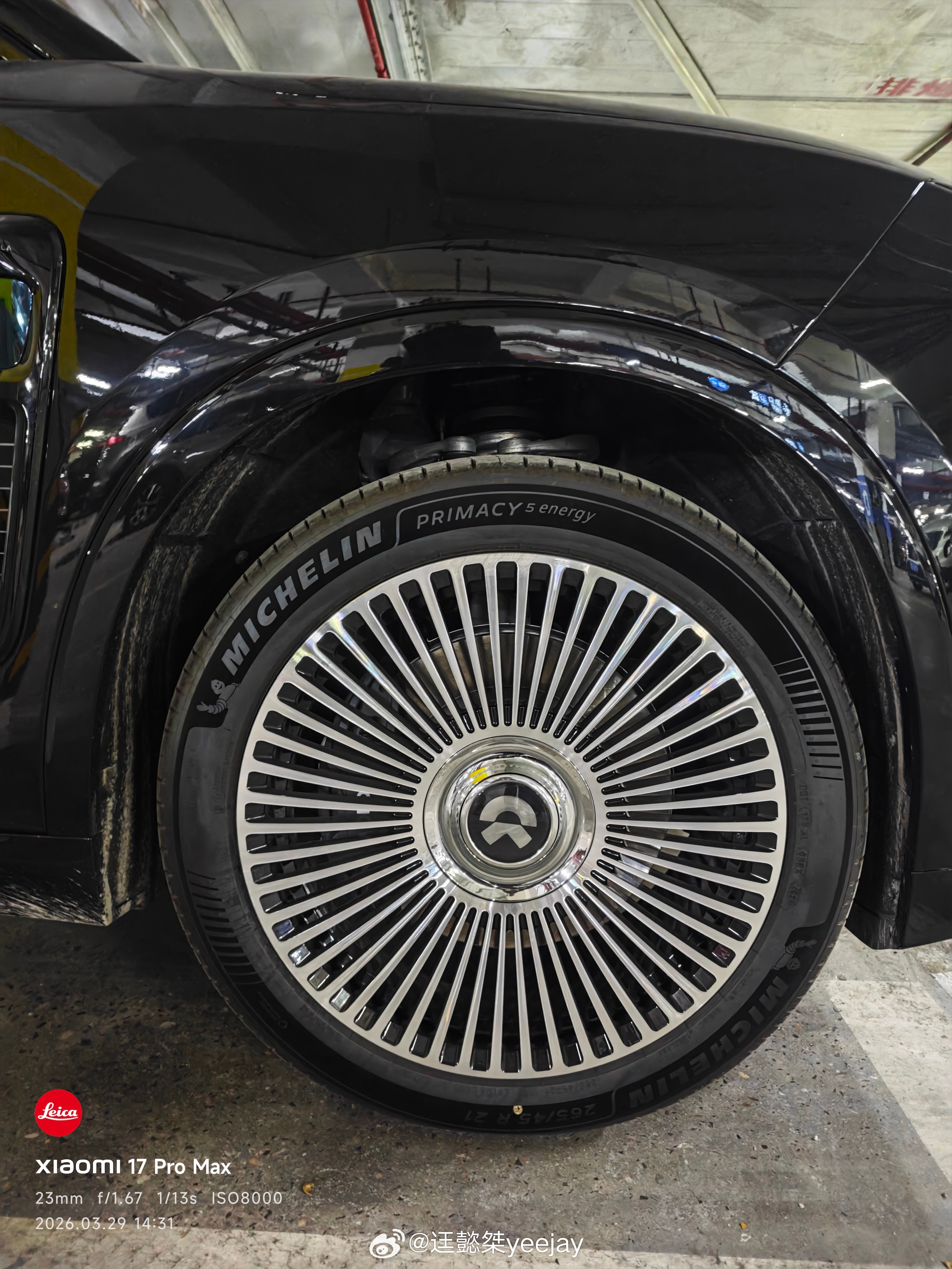 蔚来ES8新八这个轮毂可以，还挺好看。 