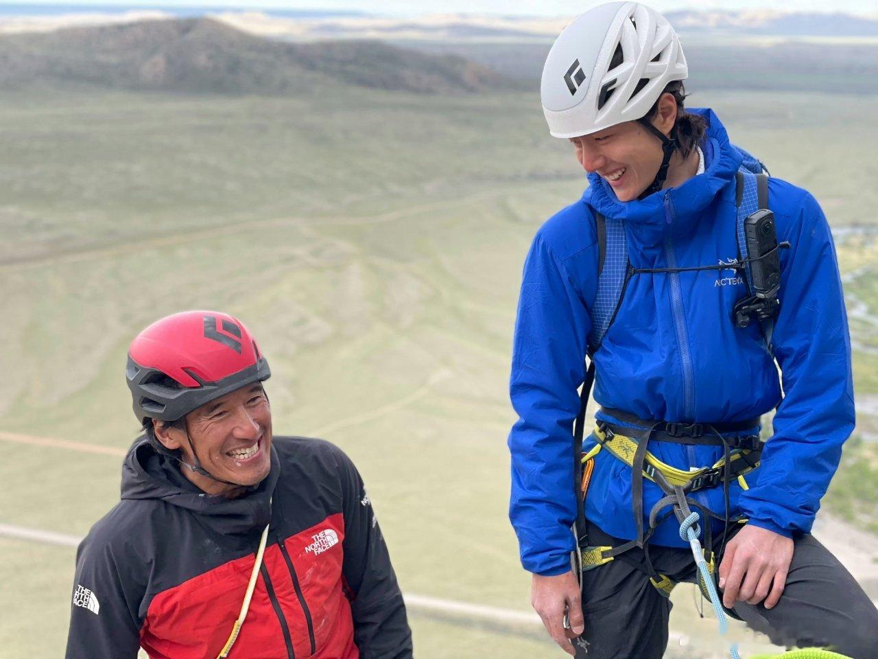 王一博好会拍照 王一博旅行青蛙明信片 王一博好会拍照啊啊啊 